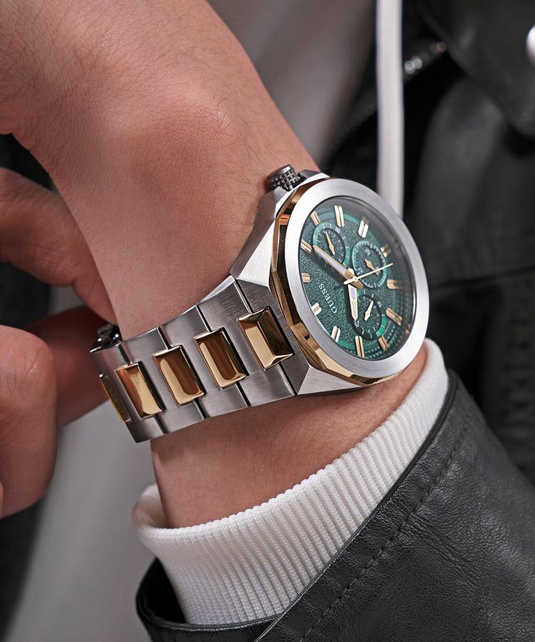GUESS Men Dial & Stainless Steel Bracelet Style Straps Analogue Watch GW0798G3